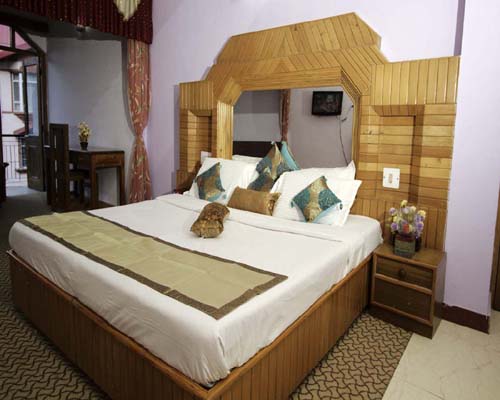 Hotel Booking in Manali 